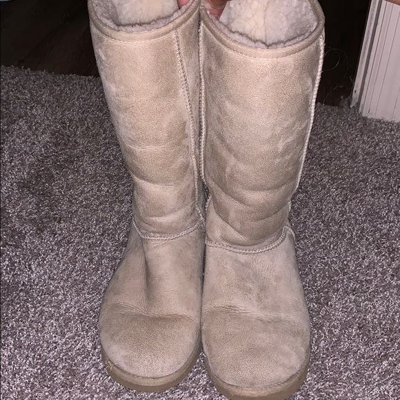 UGG Shoes - Cream UGG boots UGG Shoes - Cream UGG boots